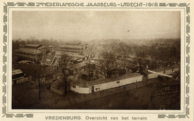 600051 Overzicht over het Jaarbeursterrein op het Vredenburg te Utrecht, tijdens de tweede Nederlandse Jaarbeurs.